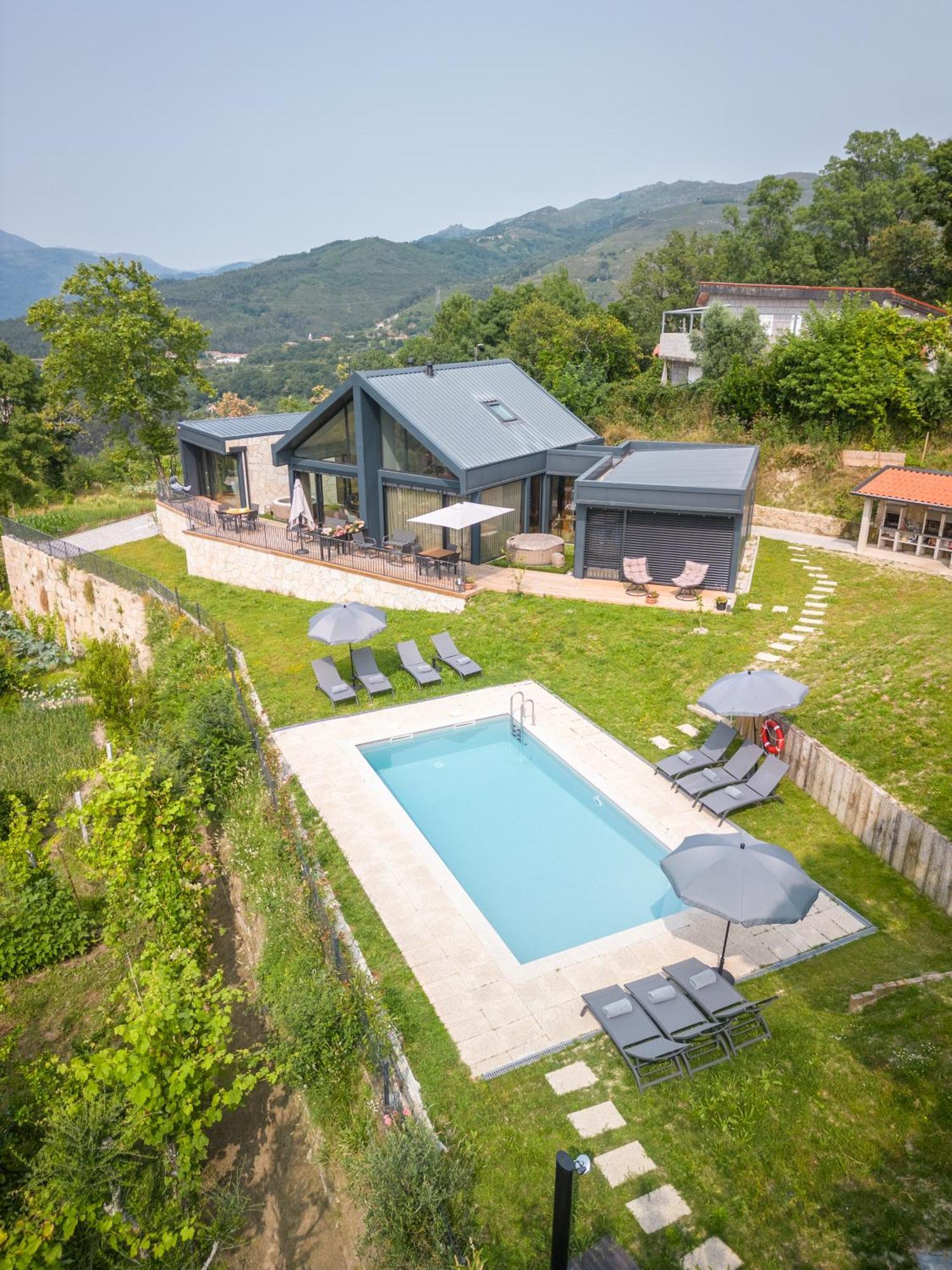 Casas De Bouro 2 Casa Dos Jarros Villa แตร์ฮัส เจ บอว์โร ภายนอก รูปภาพ